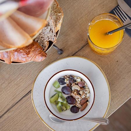 Hotel-Restaurant De Walvisvaarder Hollum  Eksteriør billede