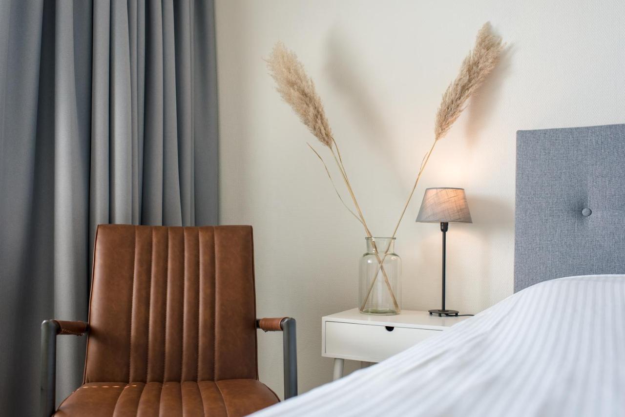Hotel-Restaurant De Walvisvaarder Hollum  Eksteriør billede