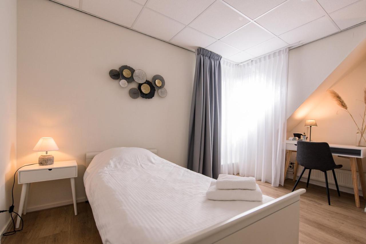 Hotel-Restaurant De Walvisvaarder Hollum  Eksteriør billede