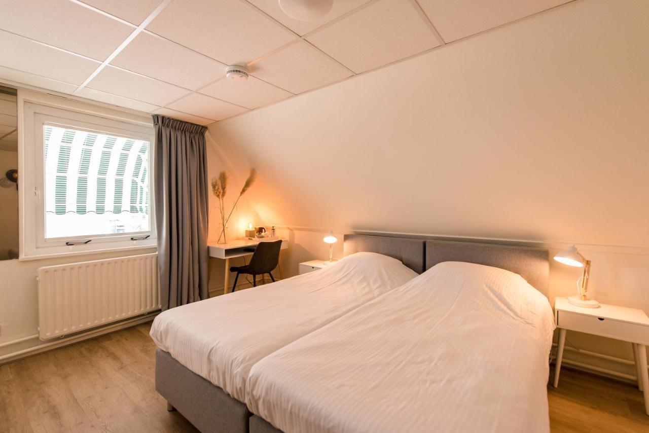 Hotel-Restaurant De Walvisvaarder Hollum  Eksteriør billede